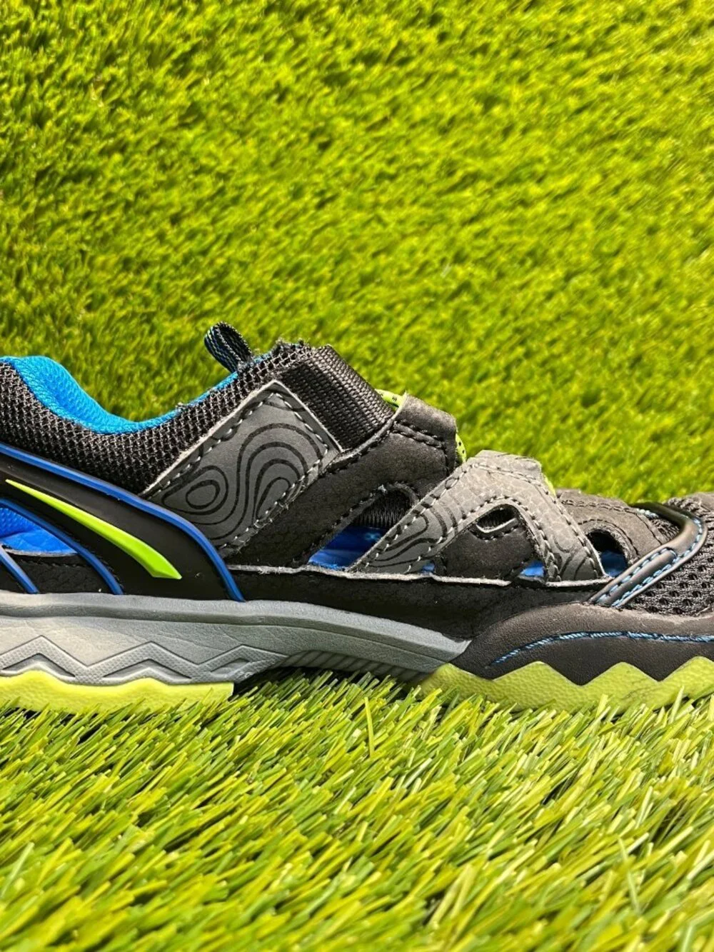 Skechers please review